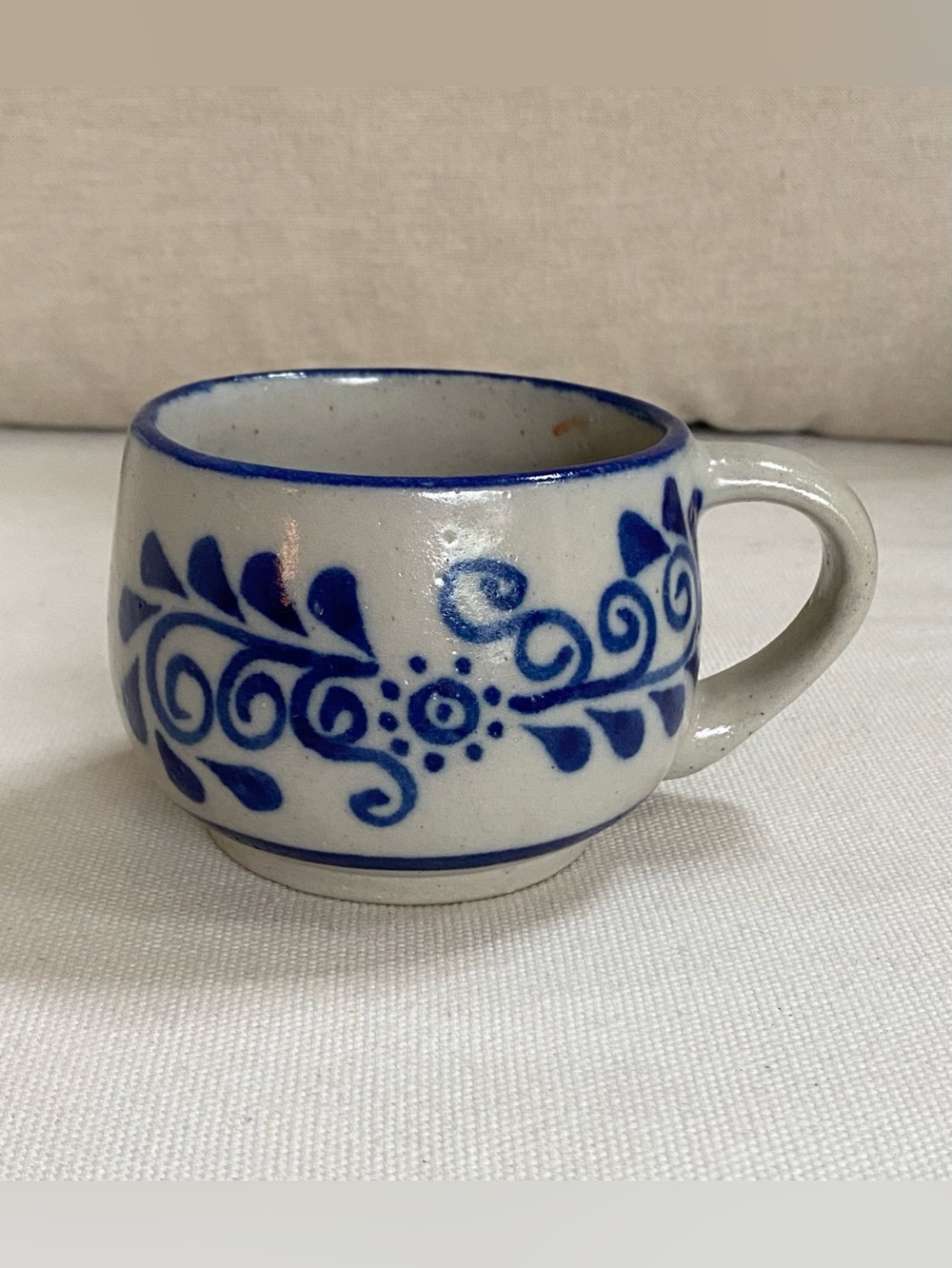 VTG Mexican Talavera Coffee Mug Hand Painted Blue Gray Floral Folk Art Stoneware